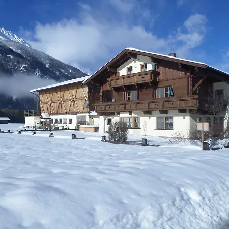 Farm stay Ferienbauernhof Wendlshof